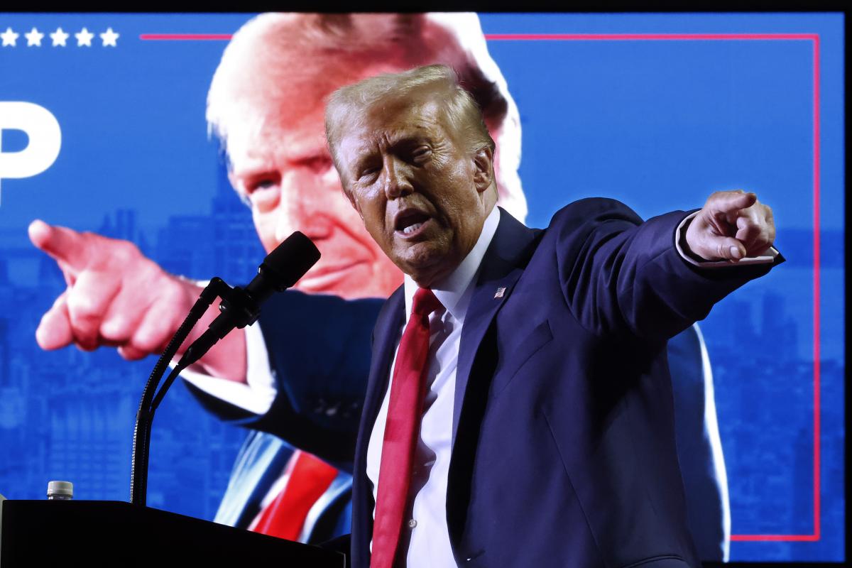 Трамп думає захопити острів Харк, аби змусити Іран відкрити Ормузьку протоку, - Axios