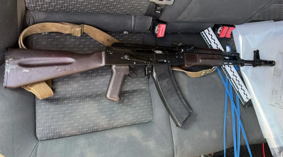 На Закарпатті 53-річний чоловік облаштував у лісі схрон із боєприпасами