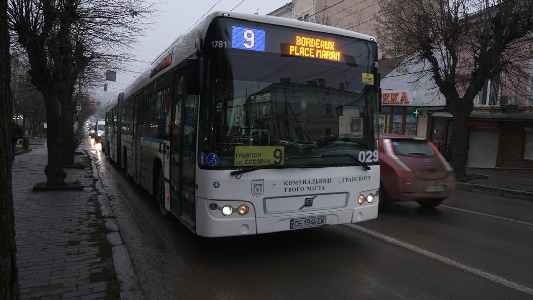 У Чернівцях можуть тимчасово підвищити вартість проїзду в автобусах через зростання цін на пальне