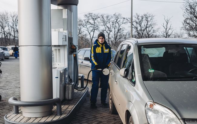 "Більше 50 літрів не давати": Європа вводить жорсткі ліміти на заправку через Іран