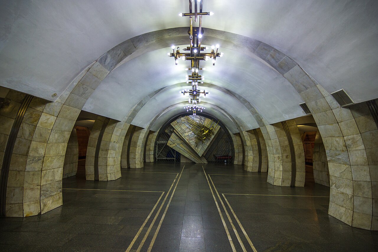 Зарплати в метро України: розрив між керівниками та працівниками