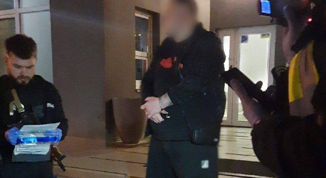 У столиці вночі чоловік влаштував стрілянину