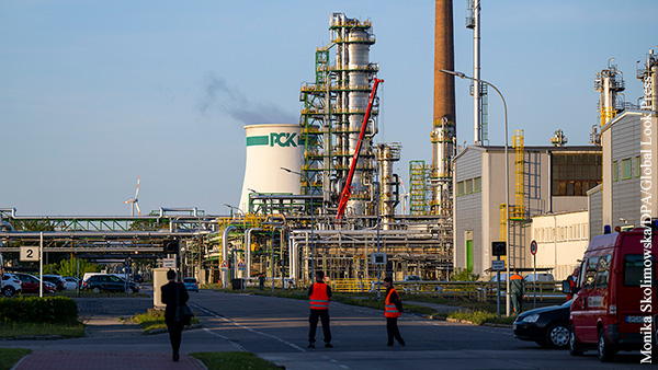 Німеччина шукає альтернативи постачання нафти для Шведта