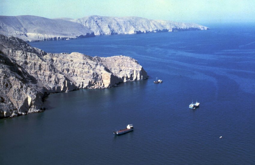 Розмінування Ормузької протоки може тривати до 6 місяців: як це вплине на ринки