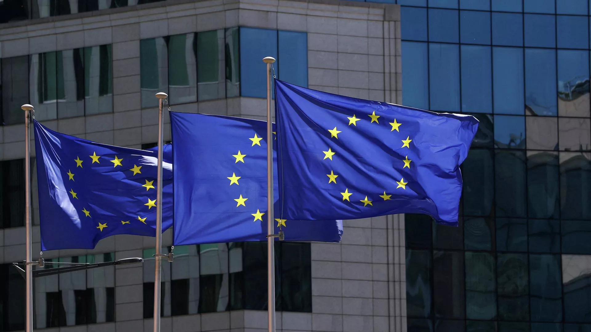 Євросоюз не має наміру евакуювати своїх дипломатів з Києва, заявили в ЄК
