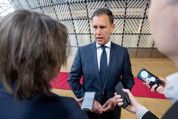 Politico: Нідерланди знову запропонували використовувати заморожені активи РФ для допомоги Києву