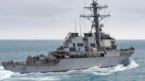 Вашингтон-за словами офіційних осіб США, у вівторок на есмінці USS Higgins, оснащеному керованими ракетами і є основою передової присутності ВМС в Азії, сталася пожежа.