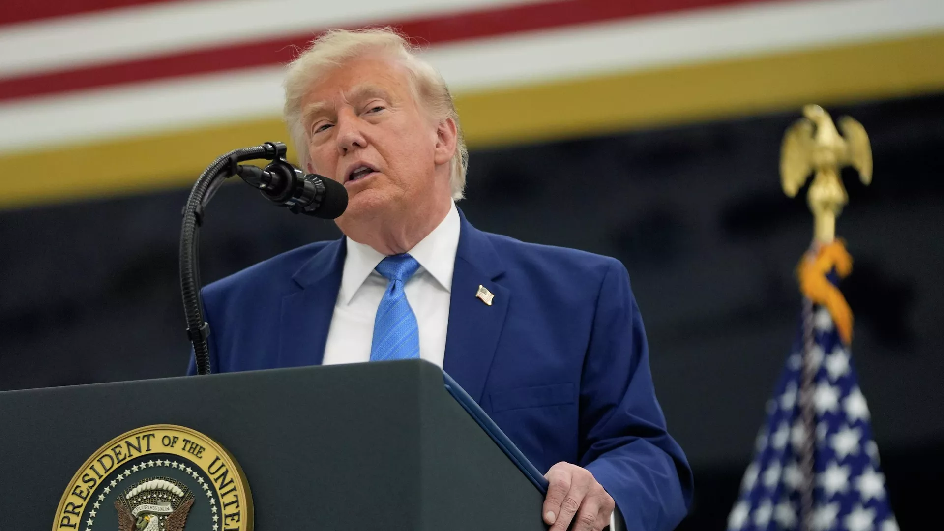 Трамп заявив про арешт шести осіб за пошкодження дзеркального ставка
