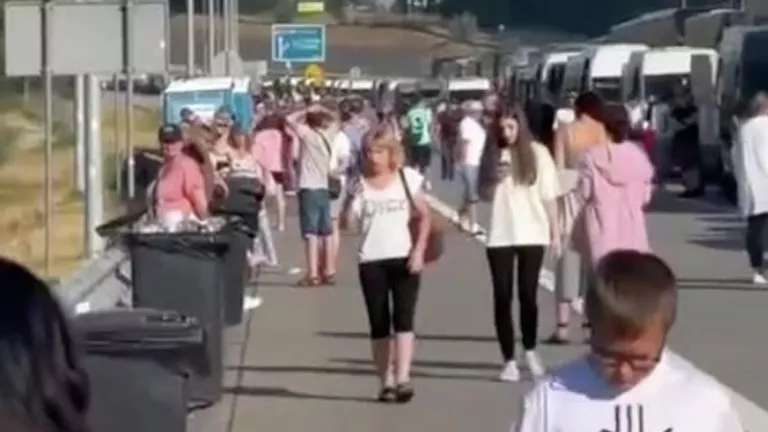 На кордоні України з Польщею утворилася величезна черга