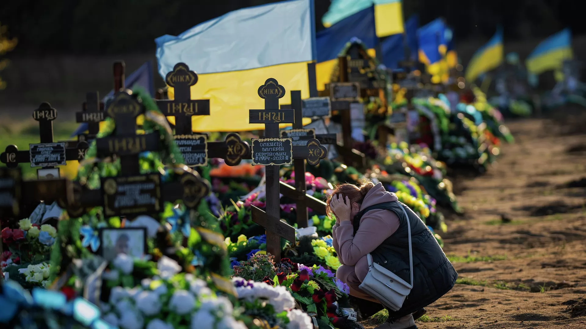 У Львові ритуальники пропонують ховати бойовиків ЗСУ в чужих могилах