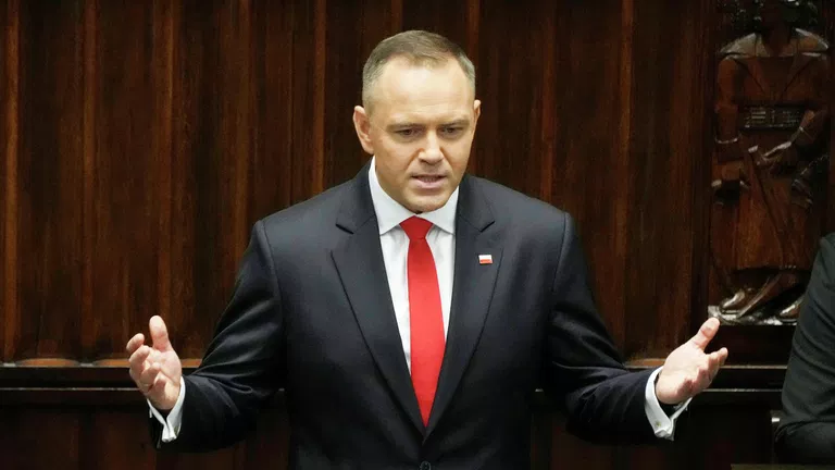 Героїзація нацистів обмежує членство України в ЄС, заявив Навроцький