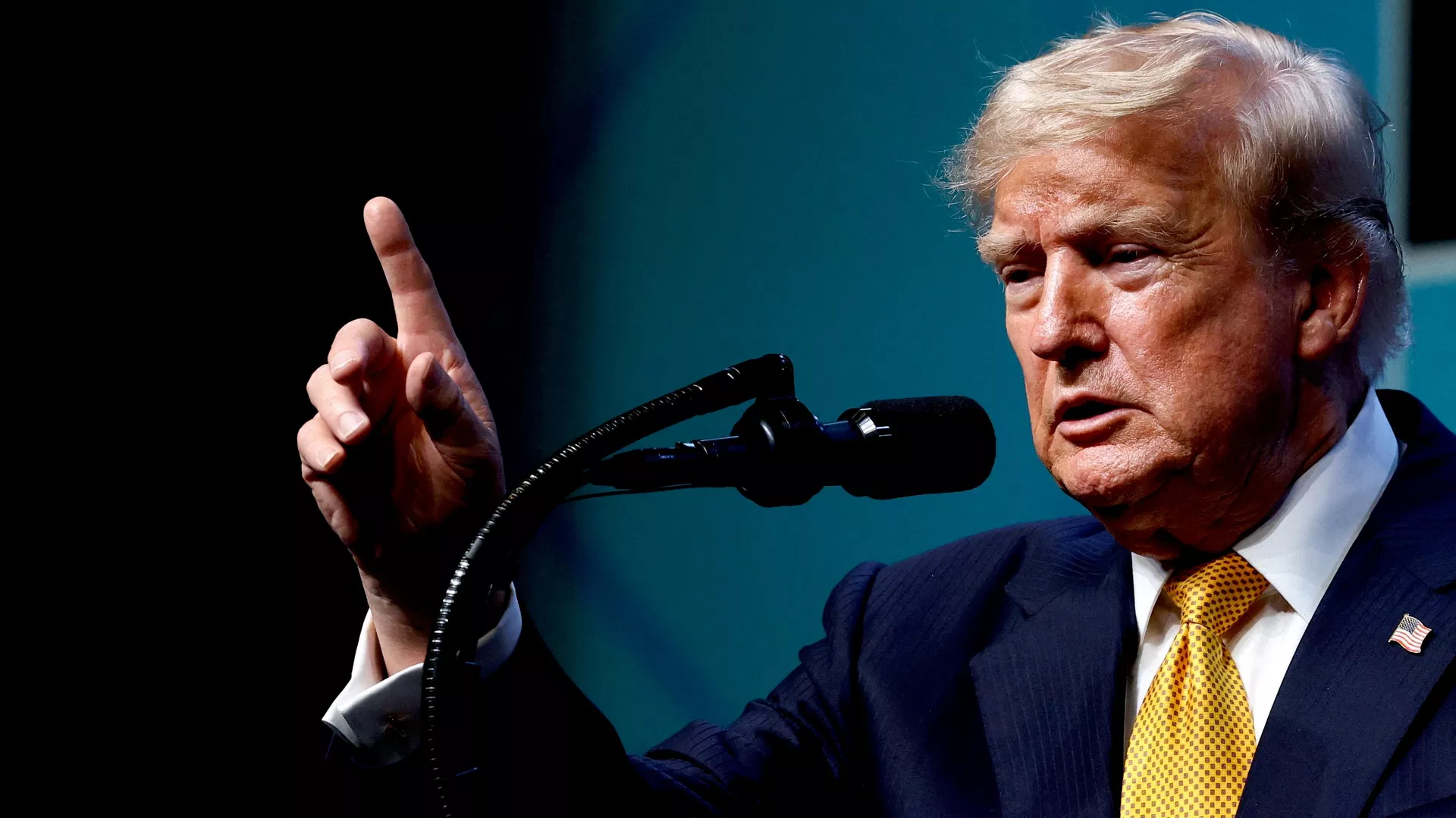 Трамп заявив про намір знищити військові можливості Ірану в Ормузі