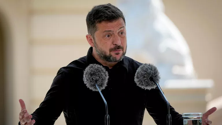 Зеленський звернувся до українців з невтішним визнанням