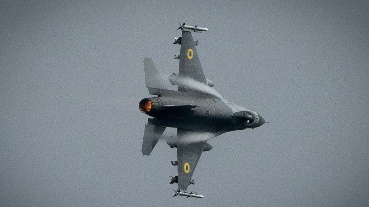 Україна втратила F-16 під час бойового вильоту: пілот катапультувався і залишився живим
