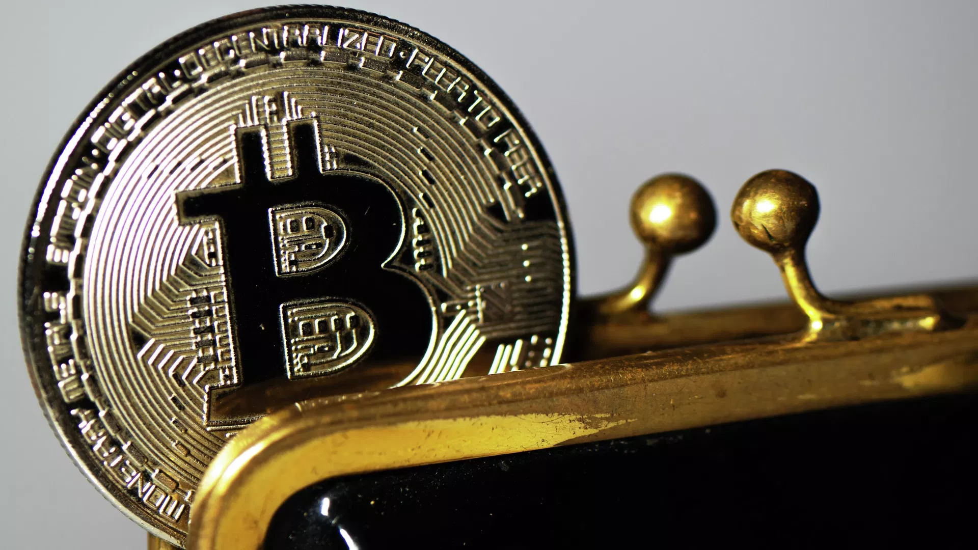 CoinGecko: криптоплатформи втратили понад $ 3,6 млрд з 2025 року через кібератаки