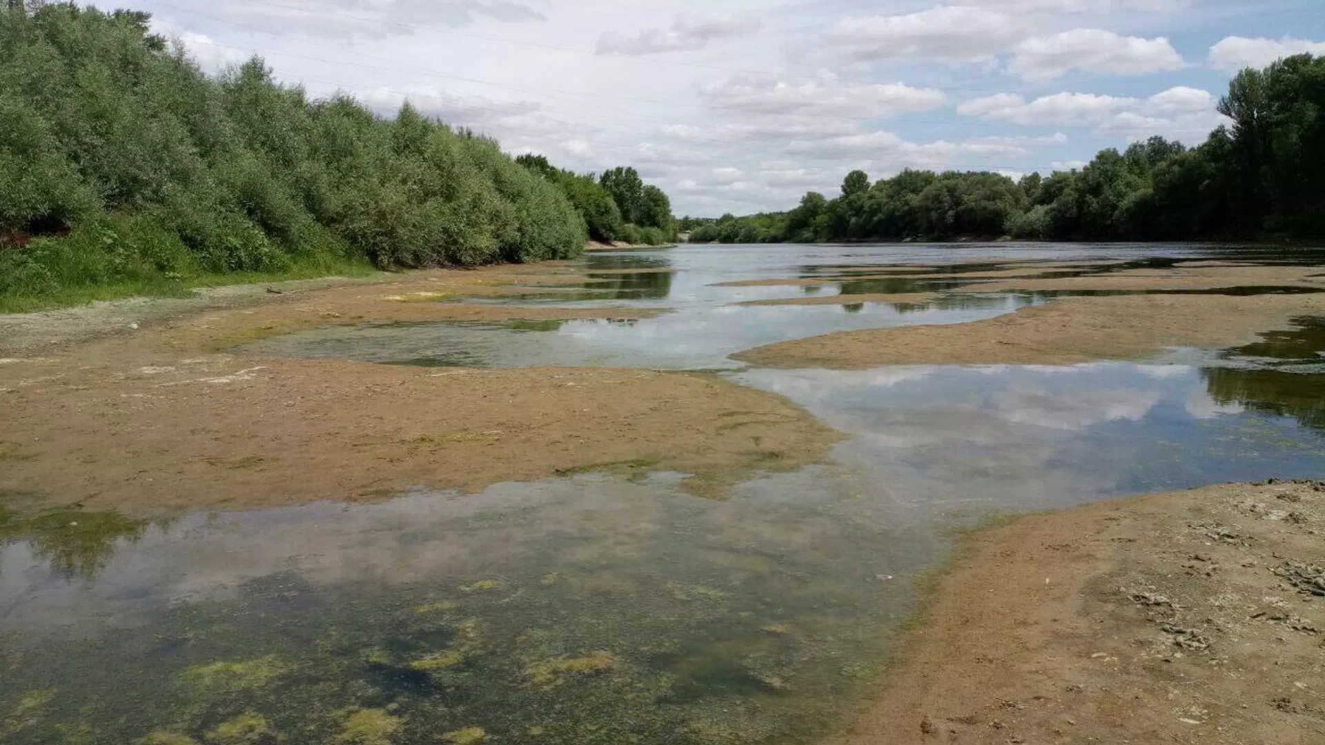 "Укргідроенерго": рівень води в Дністрі опустився нижче історичних мінімумів