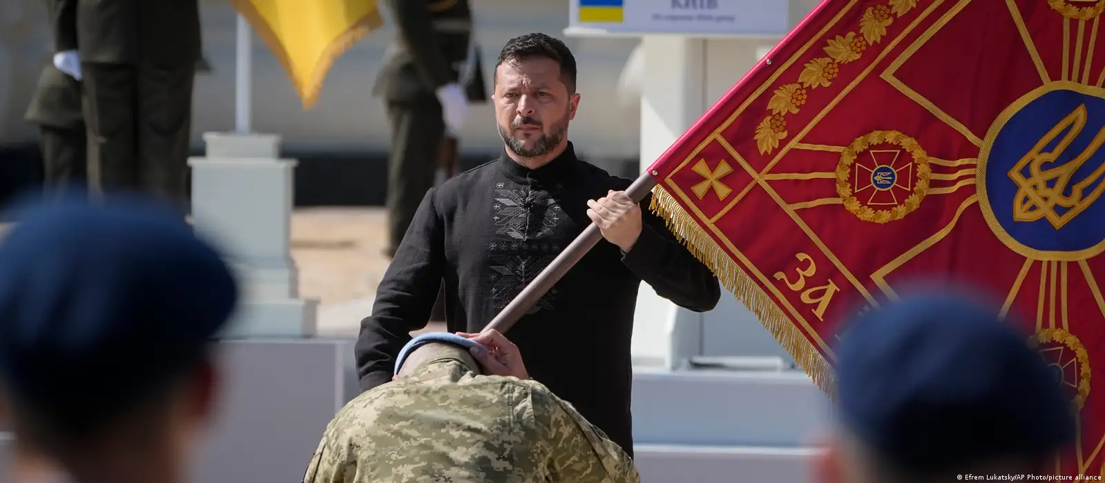 Зеленський призначив командирів «Азову» посилити оборону Донецької області