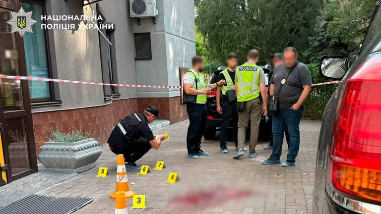З'явилися подробиці про стрілянину біля лікарні в Києві