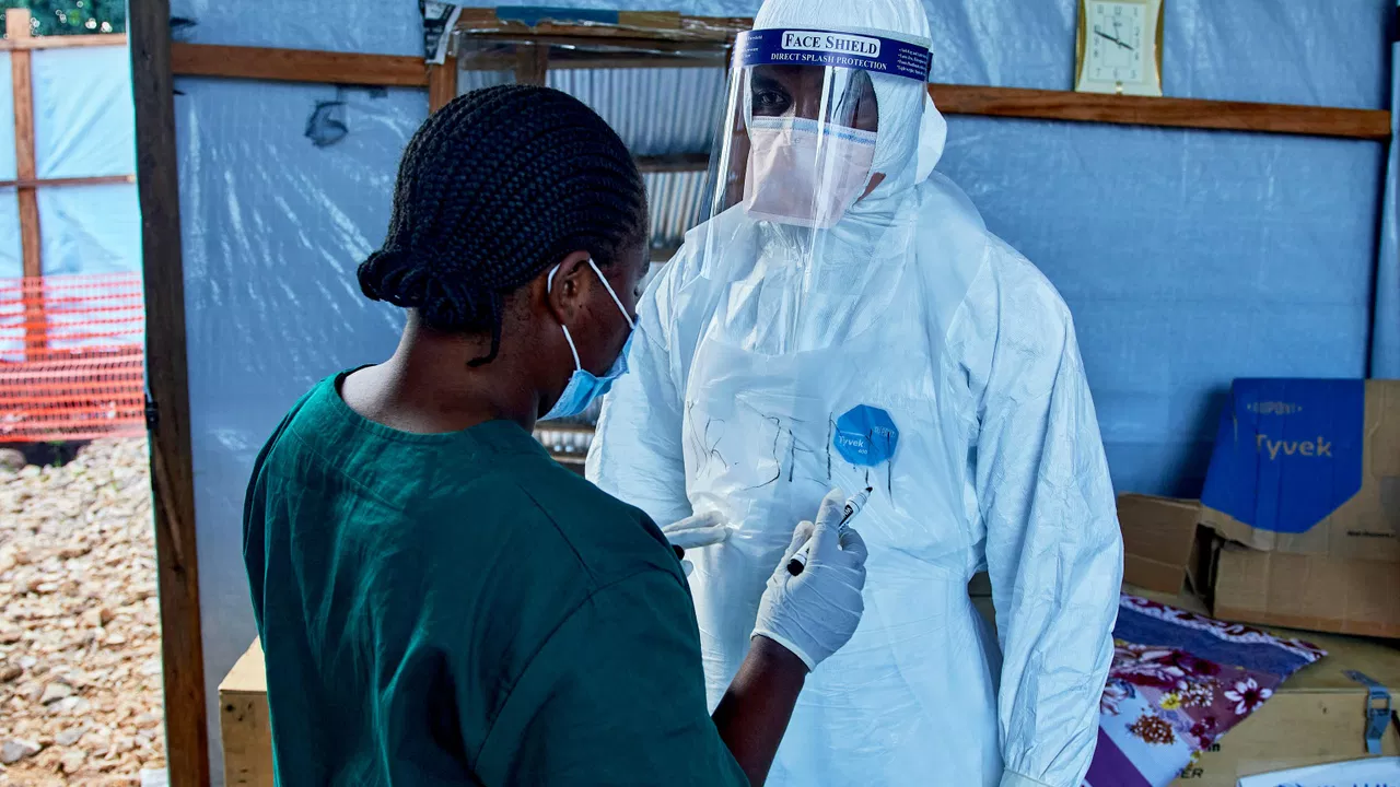 У ДР Конго майже дві тисячі дітей залишилися сиротами через лихоманку Ебола